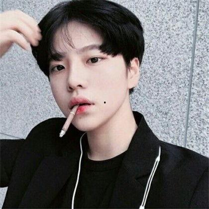 男明星伤心难过图片,探寻男明星伤心难过的瞬间