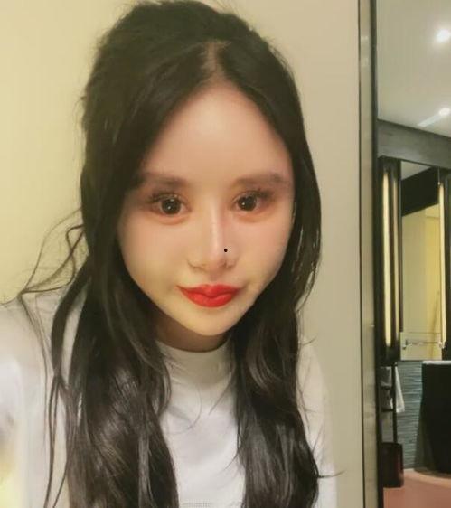 越南网红 娜娜cute,魅力四射的时尚达人